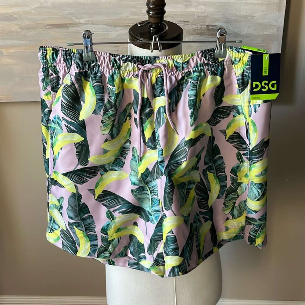 NWT DSG pink “go bananas” mesh lined rec/training shorts